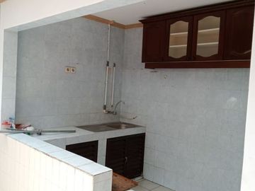 RUMAH fresh & siap huni di Sukomanunggal Jaya *TN