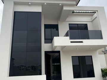 VENTA CASA ISLA CELESTE ETAPA ESTRIBOR (CMC)
