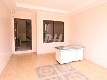 PH574 Elegant Townhouse for Sale in East Fairview QC Near