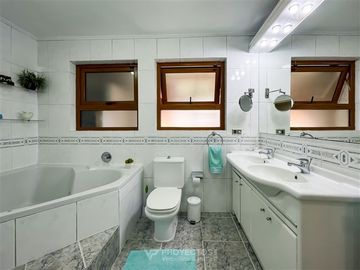 Casa en Venta en Valle Paraiso - Los Trapenses