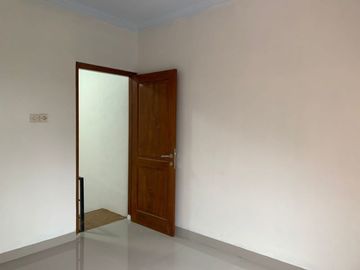 JUAL RUMAH BARU SIAP HUNI HARGA ALL IN DEKAT PUSKESMAS NGEMPLAK