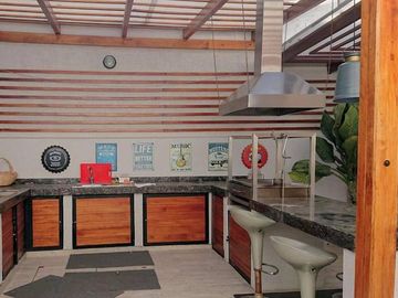Venta espectacular casa 4 dormitorios, piscina, Urbanización Privada, Nayón