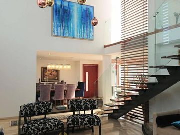 Venta espectacular casa 4 dormitorios, piscina, Urbanización Privada, Nayón