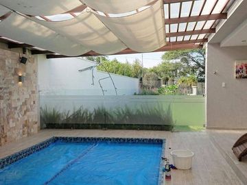 Venta espectacular casa 4 dormitorios, piscina, Urbanización Privada, Nayón