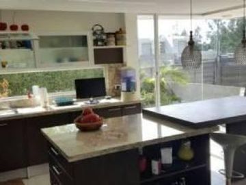 Venta espectacular casa 4 dormitorios, piscina, Urbanización Privada, Nayón