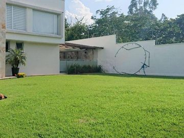 Venta espectacular casa 4 dormitorios, piscina, Urbanización Privada, Nayón