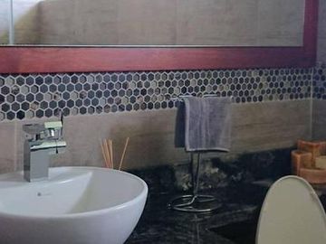 Venta espectacular casa 4 dormitorios, piscina, Urbanización Privada, Nayón