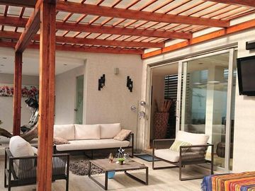 Venta espectacular casa 4 dormitorios, piscina, Urbanización Privada, Nayón
