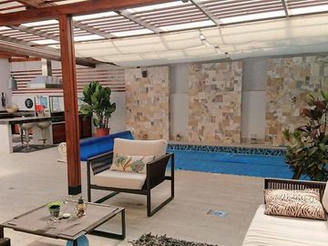 Venta espectacular casa 4 dormitorios, piscina, Urbanización Privada, Nayón