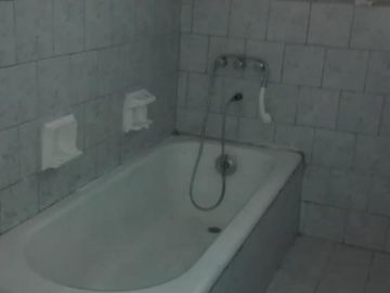 Casa de 3 ambientes en Quilmes Este.