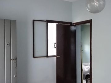 Casa de 3 ambientes en Quilmes Este.