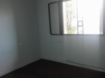 Casa de 3 ambientes en Quilmes Este.