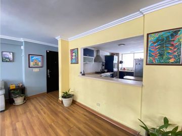 Venta de apartamento para remodelar en PH Santa Fe | El Carmen (LM)