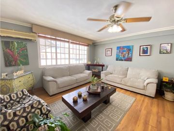 Venta de apartamento para remodelar en PH Santa Fe | El Carmen (LM)
