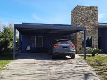 Casa en Roble Joven, Pilar