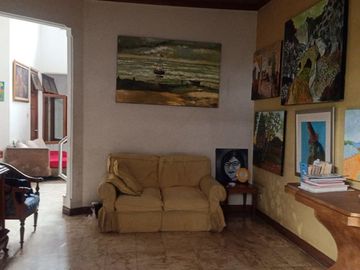 Dijual Rumah Strategis Di Jl. Jatipadang Jakarta Selatan