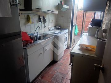 Se vende casa aislada de 144 m2 de terreno y 65 m2 construí...