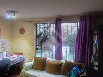 Se vende casa aislada de 144 m2 de terreno y 65 m2 construí...