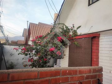 Se vende casa aislada de 144 m2 de terreno y 65 m2 construí...