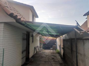 Se vende casa aislada de 144 m2 de terreno y 65 m2 construí...