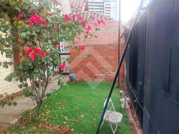 Se vende casa aislada de 144 m2 de terreno y 65 m2 construí...