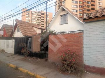 Se vende casa aislada de 144 m2 de terreno y 65 m2 construí...