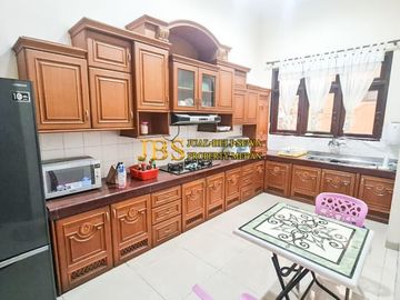 Dijual Villa siap huni lux Komplek Villa Malibu Indah