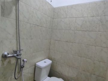 CLUSTER RUMAH KOST BARU FURNISHED GRATIS PAJAK DEKAT KAMPUS DI LOWOKWARU