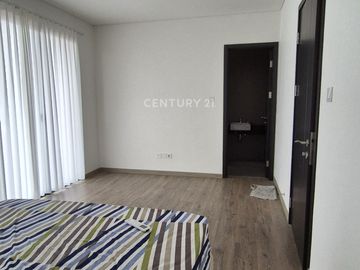 Rumah Premium Cluster Wisteria Cakung 5 Kamar Ada Attic Room