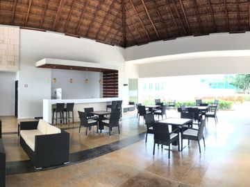 Venta o Renta de Casa en Condominio en Venta en Playa del Carmen