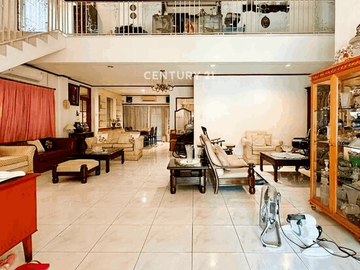Rumah Pondok Indah Rapi Hitung Tanah Jalan Lebar