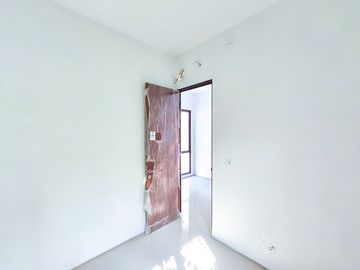 Rumah 2 Lantai SHM 13 Menit ke AEON Mall BSD City Siap Huni J-53045