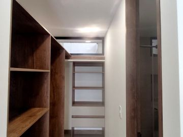 apartamento en venta en cristales. Cod V11439