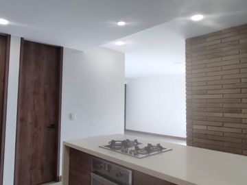 apartamento en venta en cristales. Cod V11439