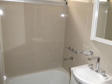 Monoambiente en loft con jardín de 12 m2. : 58,70 m2 cub y 16,68 m2 descub. Total: 75,38 m2.