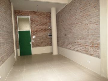 Monoambiente en loft con jardín de 12 m2. : 58,70 m2 cub y 16,68 m2 descub. Total: 75,38 m2.
