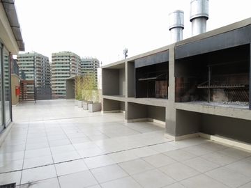 Monoambiente en loft con jardín de 12 m2. : 58,70 m2 cub y 16,68 m2 descub. Total: 75,38 m2.