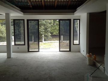 VENTA DE PROPIEDAD EN OBRA GRIS PARA NEGOCIO RENTABLE