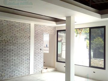 VENTA DE PROPIEDAD EN OBRA GRIS PARA NEGOCIO RENTABLE