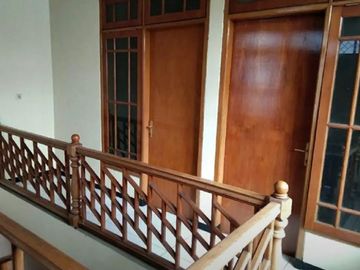 rumah siap huni daerah ketintang, Ada1 unit Ac