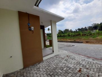 Rumah Modern DP 5% Lingkungan Nyaman Dekat Candi Plaosan Klaten