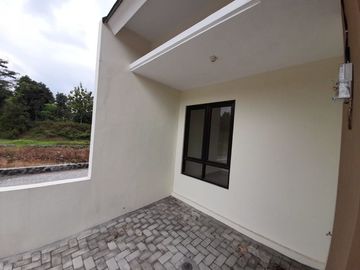 Rumah Modern DP 5% Lingkungan Nyaman Dekat Candi Plaosan Klaten