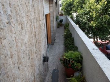 ***RETASADO****PH AL FRENTE EN PRIMER PISO CON BALCÓN
