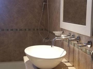Exclusivo 3 ambientes. Impecable estado, sin expensas.