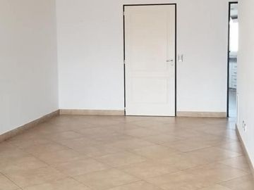 Exclusivo 3 ambientes. Impecable estado, sin expensas.