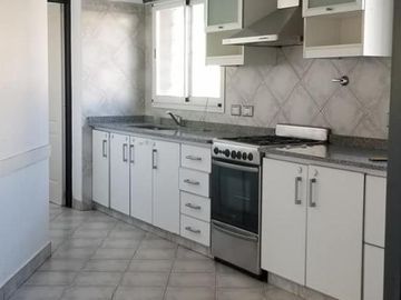Exclusivo 3 ambientes. Impecable estado, sin expensas.