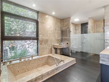 Casa en venta de 5 dorm. en Colina