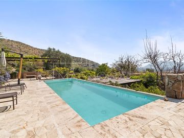 Casa en venta de 5 dorm. en Colina