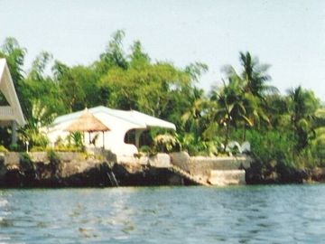 BEACH HOUSE OPENSUN 13 for Sale Seashore Tingko White Beach, Cebu Philippines