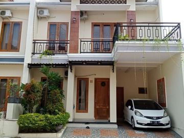 RUMAH SIAP HUNI TENGAH KOTA 2 LANTAI HARGA NEGO